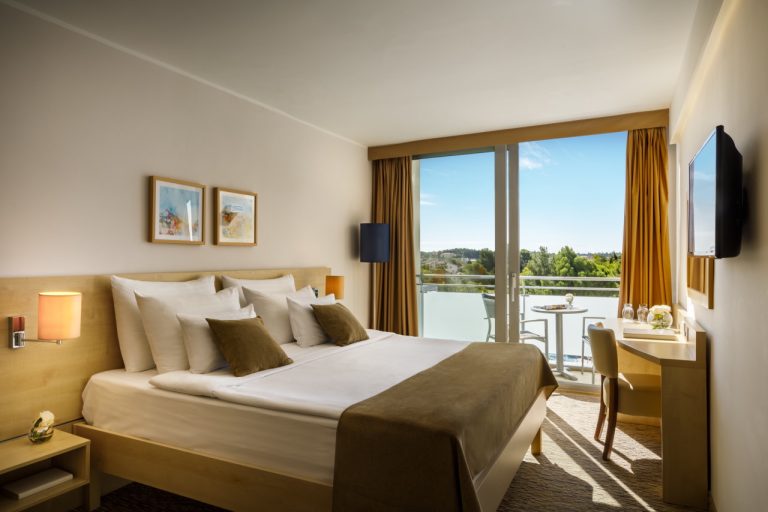 Valamar Parentino Hotel-Room for 2 Seaside_01 (1997) [lowres]